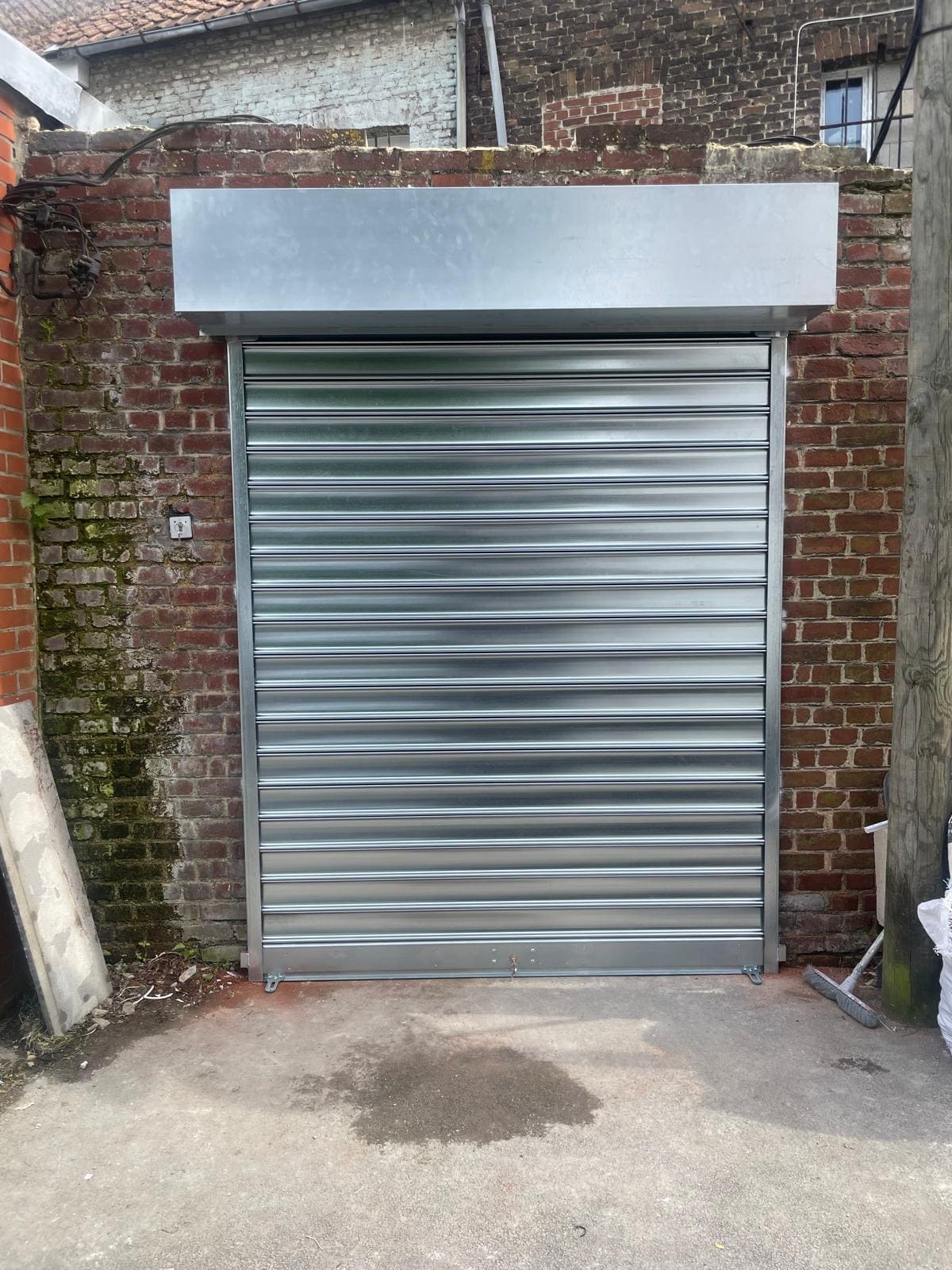 rideau métallique pose en applique